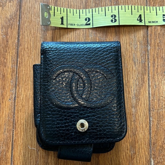 COPY - Vintage Chanel Mirror Case. Black Leather. - Picture 11 of 12